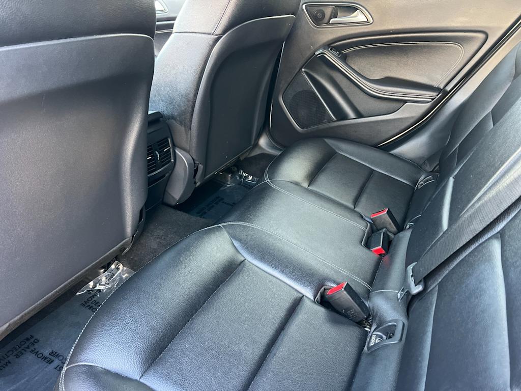 Thumbnail: 2016 Mercedes-Benz GLA - 12