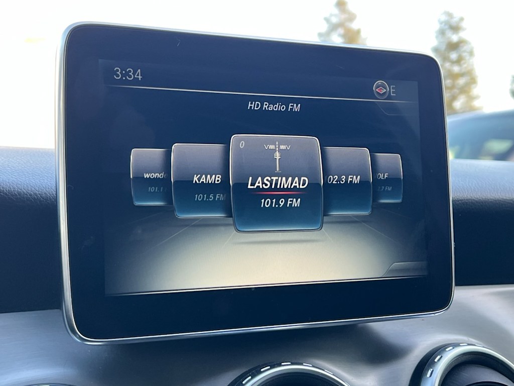 Thumbnail: 2016 Mercedes-Benz GLA - 14