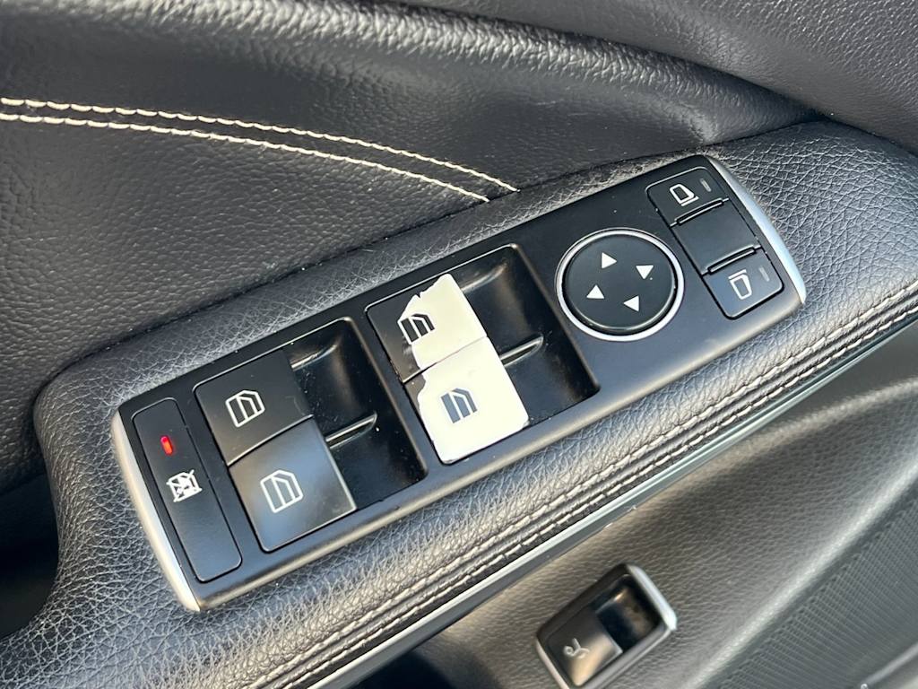 Thumbnail: 2016 Mercedes-Benz GLA - 24