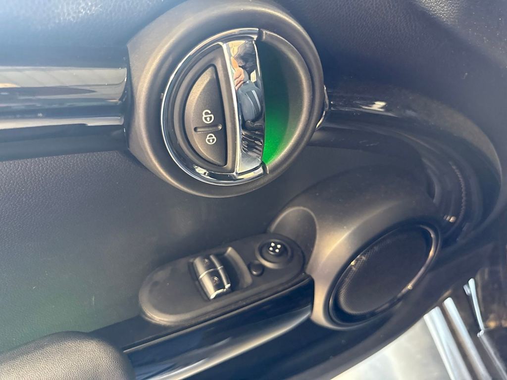Thumbnail: 2020 MINI Cooper - 20