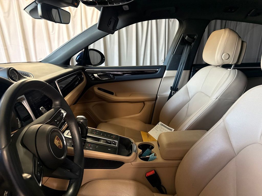 Thumbnail: 2024 Porsche Macan - 7