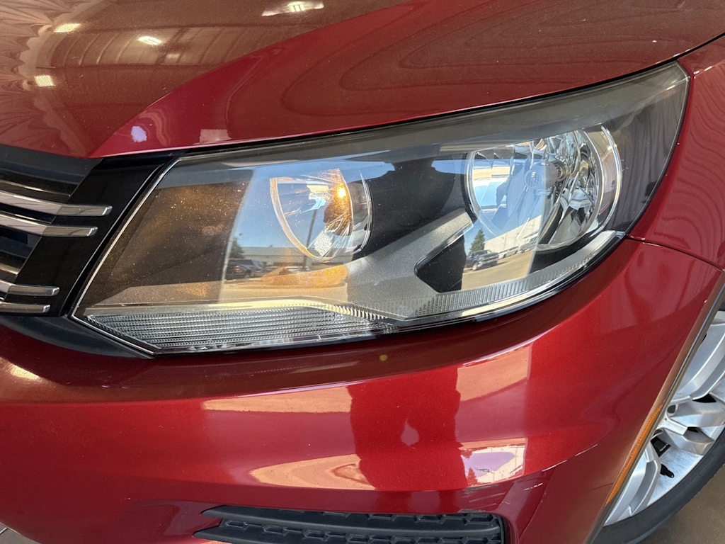 Thumbnail: 2015 Volkswagen Tiguan - 18