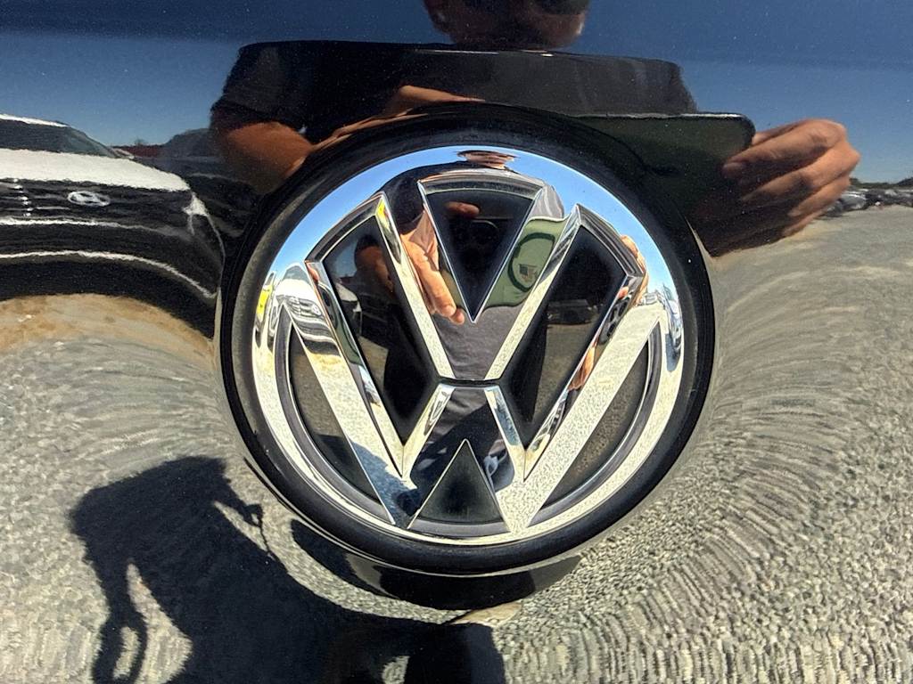 Thumbnail: 2012 Volkswagen Tiguan - 19
