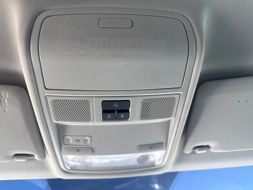 Thumbnail: 2012 Volkswagen Tiguan - 23