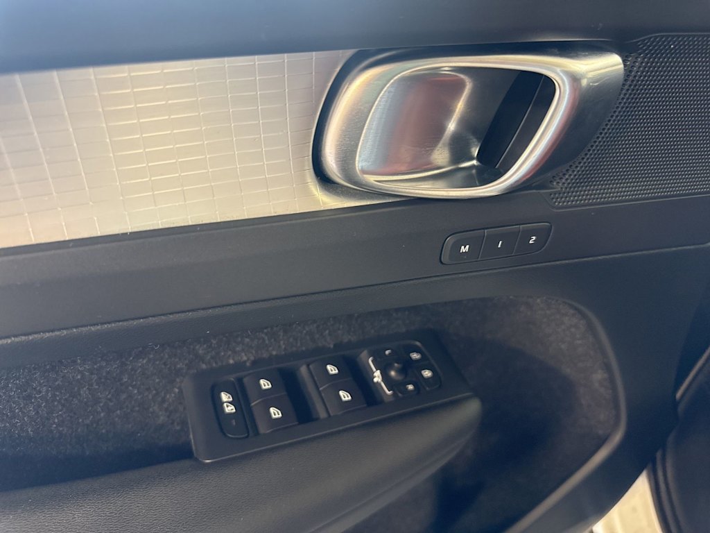 2020 Volvo XC40 Momentum - Photo 23