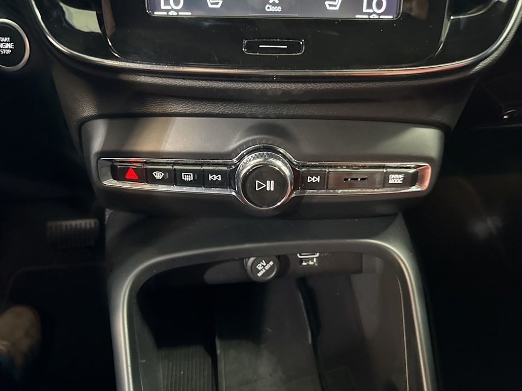 2020 Volvo XC40 Momentum - Photo 25