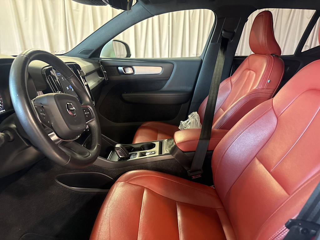 2020 Volvo XC40 Momentum - Photo 7