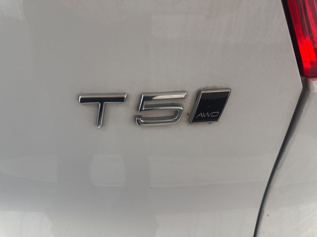 2020 Volvo XC40 Momentum - Photo 20