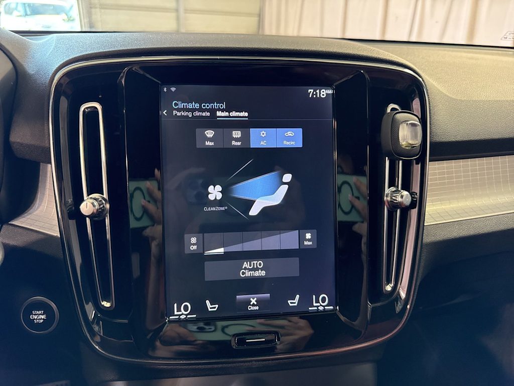 2020 Volvo XC40 Momentum - Photo 10