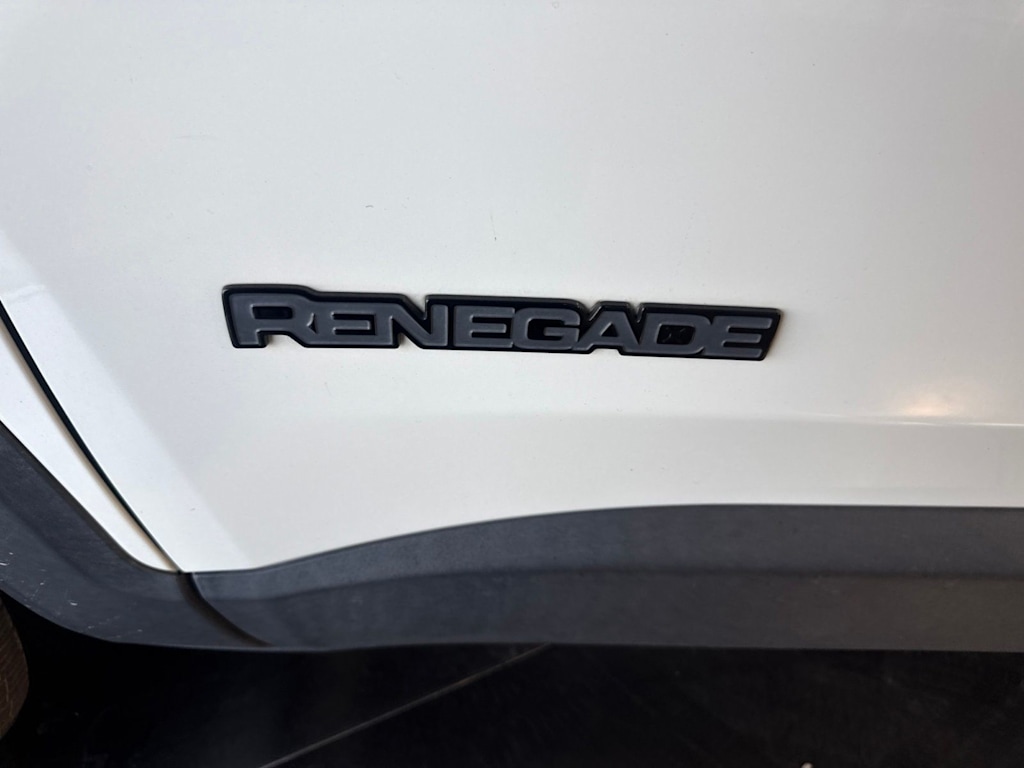 Thumbnail: 2018 Jeep Renegade - 5