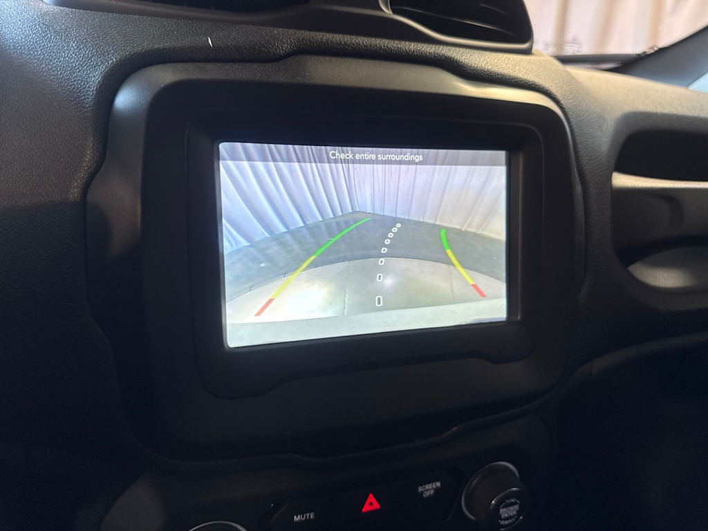 Thumbnail: 2018 Jeep Renegade - 15