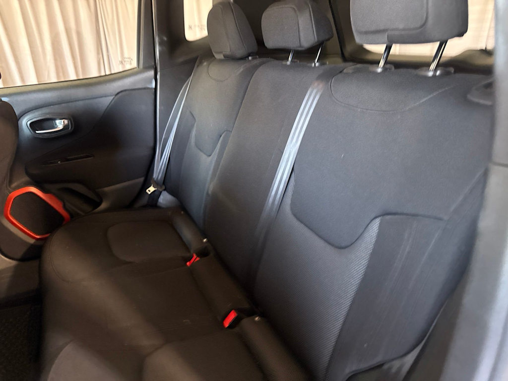 Thumbnail: 2018 Jeep Renegade - 9