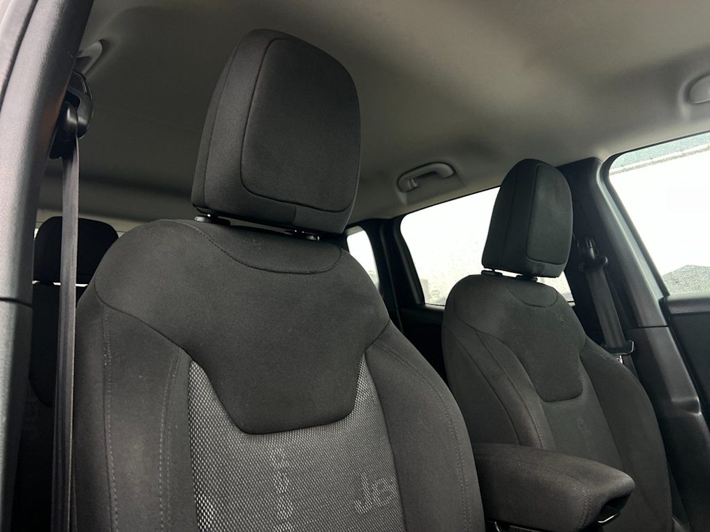 Thumbnail: 2017 Jeep Renegade - 10