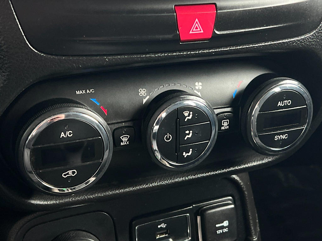Thumbnail: 2017 Jeep Renegade - 26