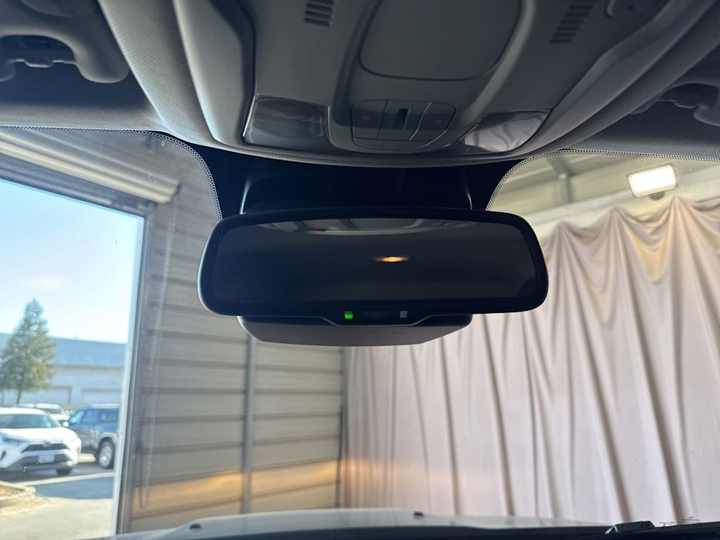 Thumbnail: 2020 Jeep Renegade - 23