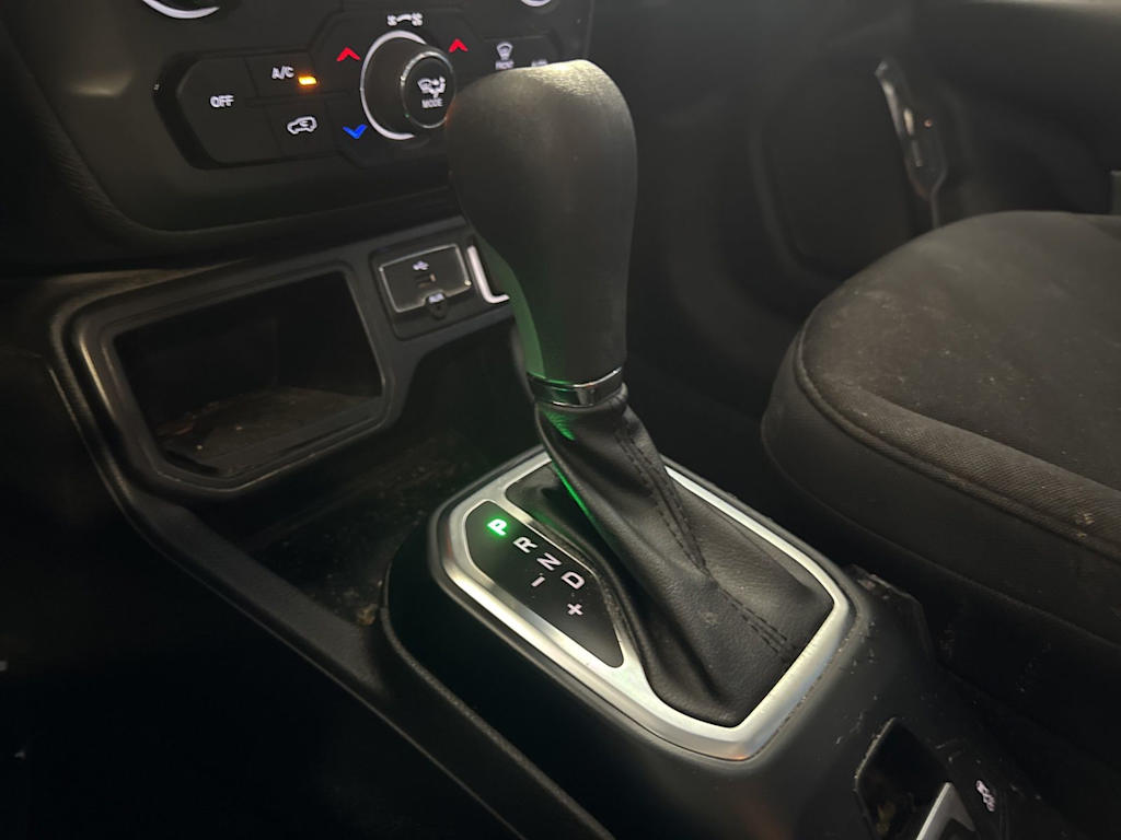 Thumbnail: 2020 Jeep Renegade - 11