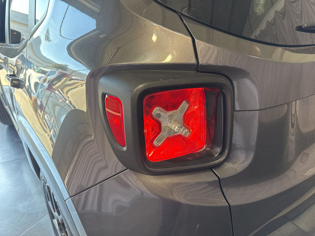 Thumbnail: 2020 Jeep Renegade - 14