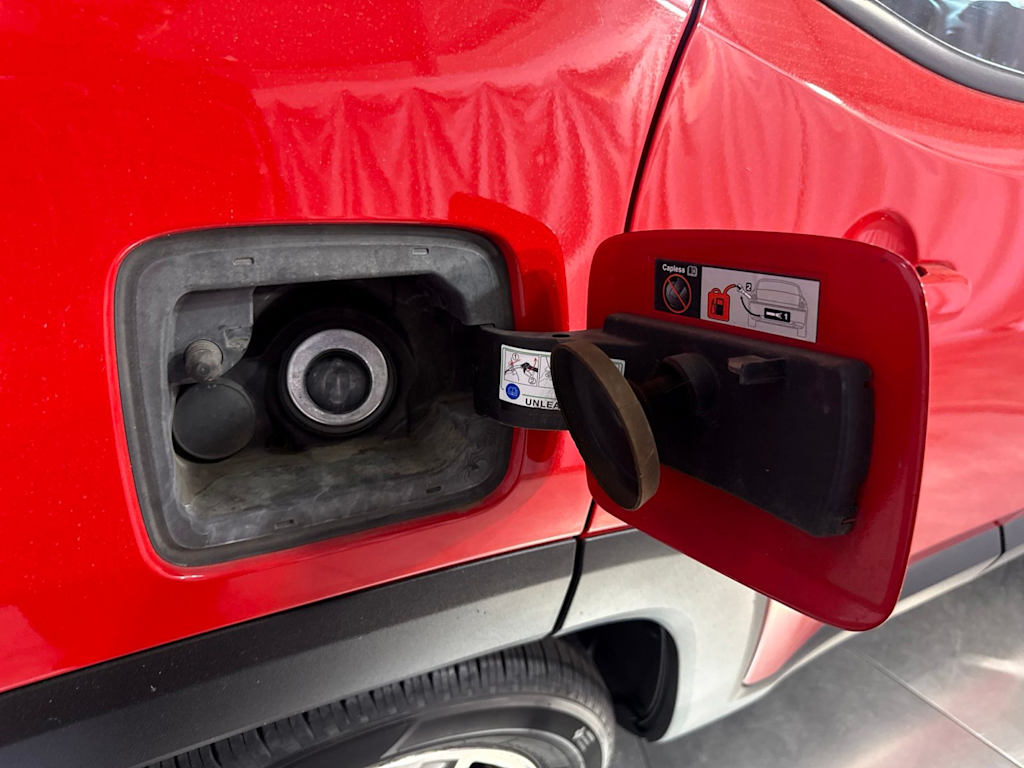 Thumbnail: 2021 Jeep Renegade - 21