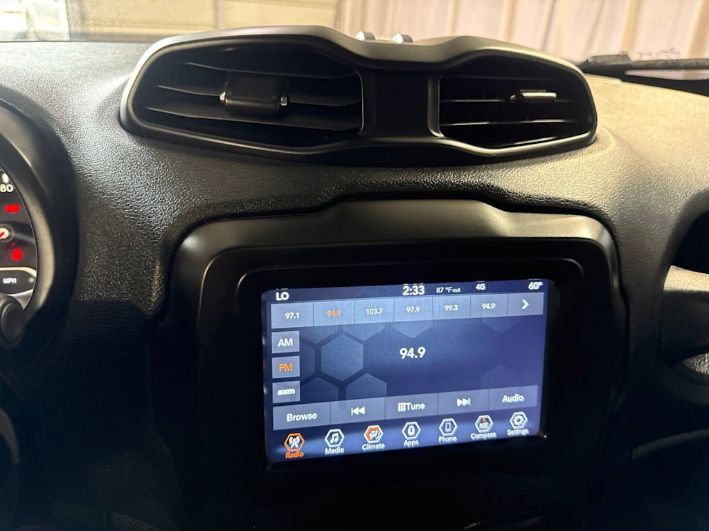 Thumbnail: 2021 Jeep Renegade - 11