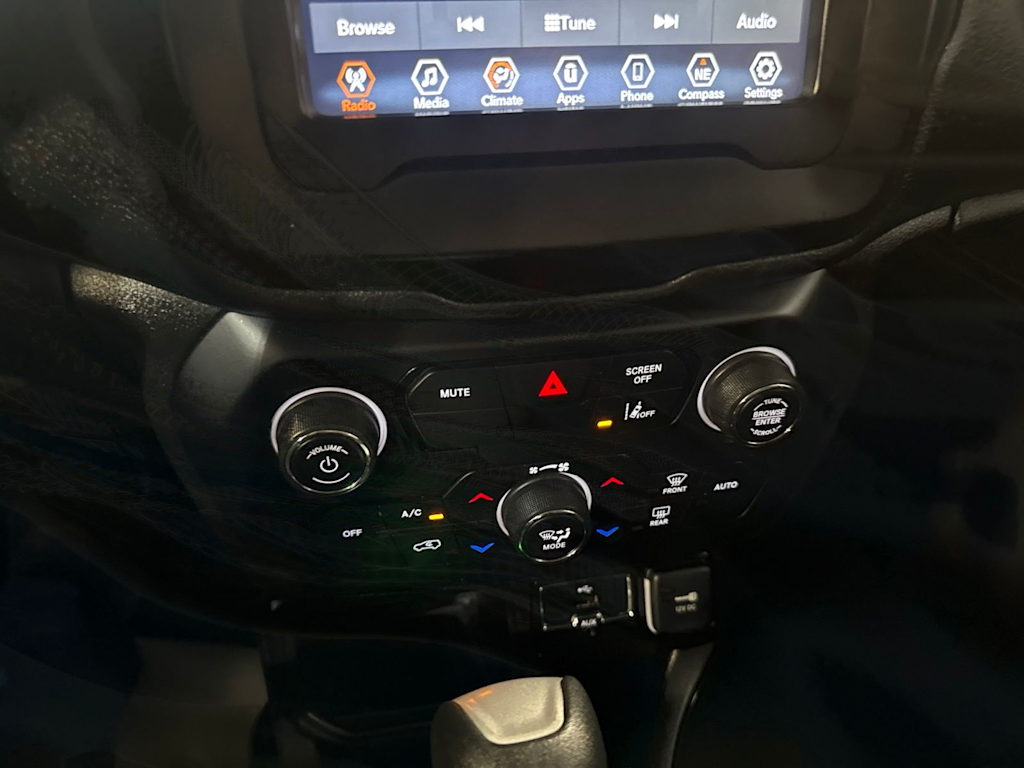 Thumbnail: 2021 Jeep Renegade - 27