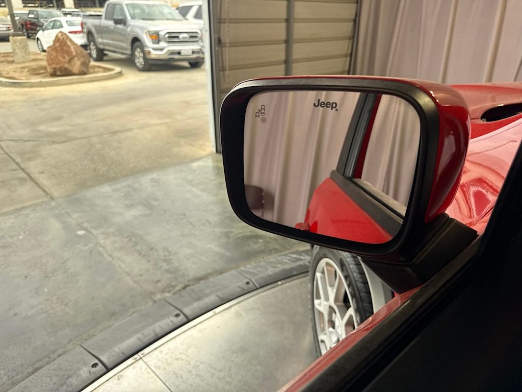 Thumbnail: 2021 Jeep Renegade - 23