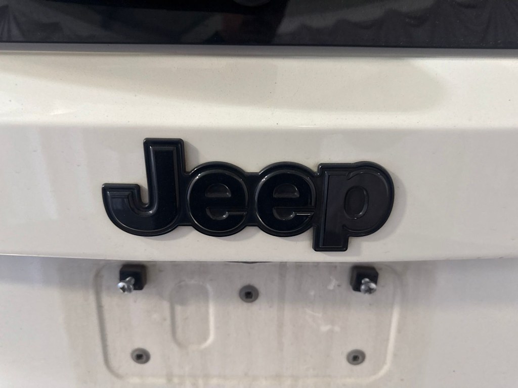 Thumbnail: 2023 Jeep Renegade - 22