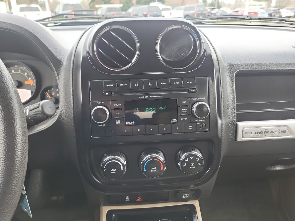 2014 Jeep Compass Sport 14