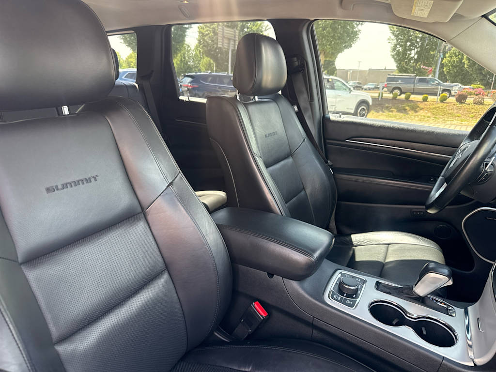 Thumbnail: 2018 Jeep Grand Cherokee - 11