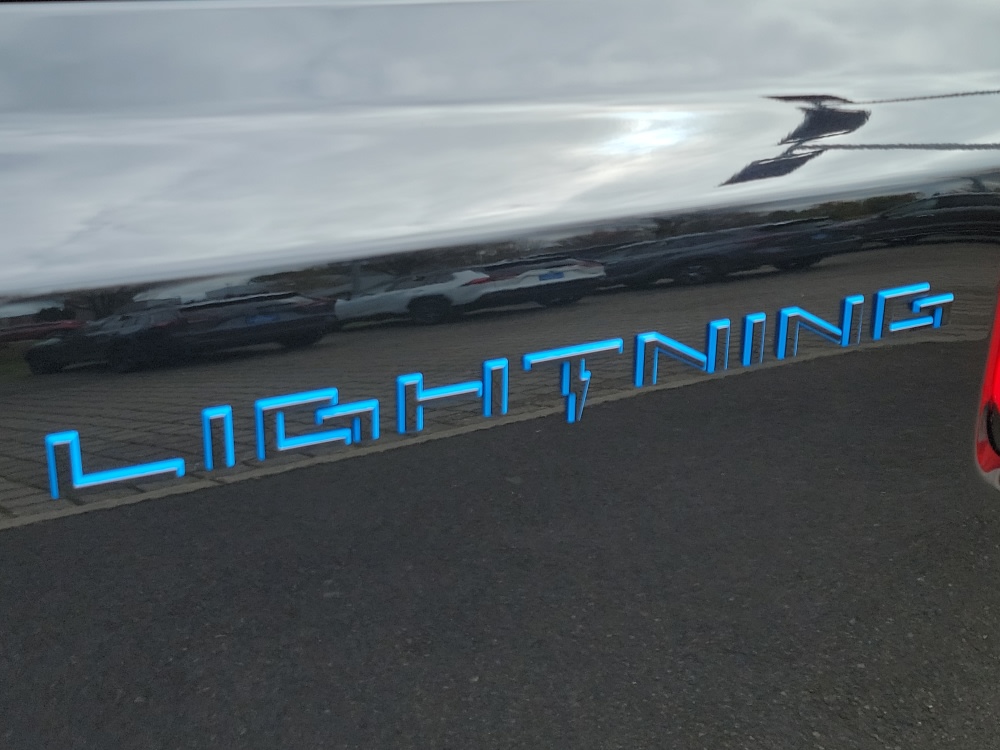 2024 Ford F-150 Lightning Lariat 7