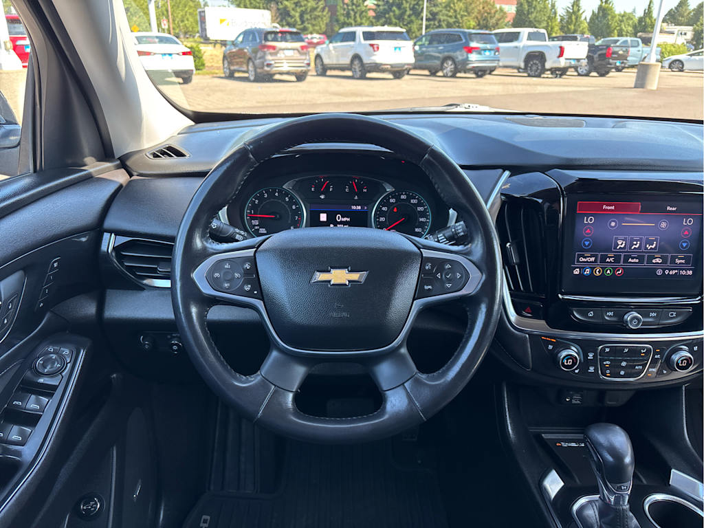 Thumbnail: 2021 Chevrolet Traverse - 14