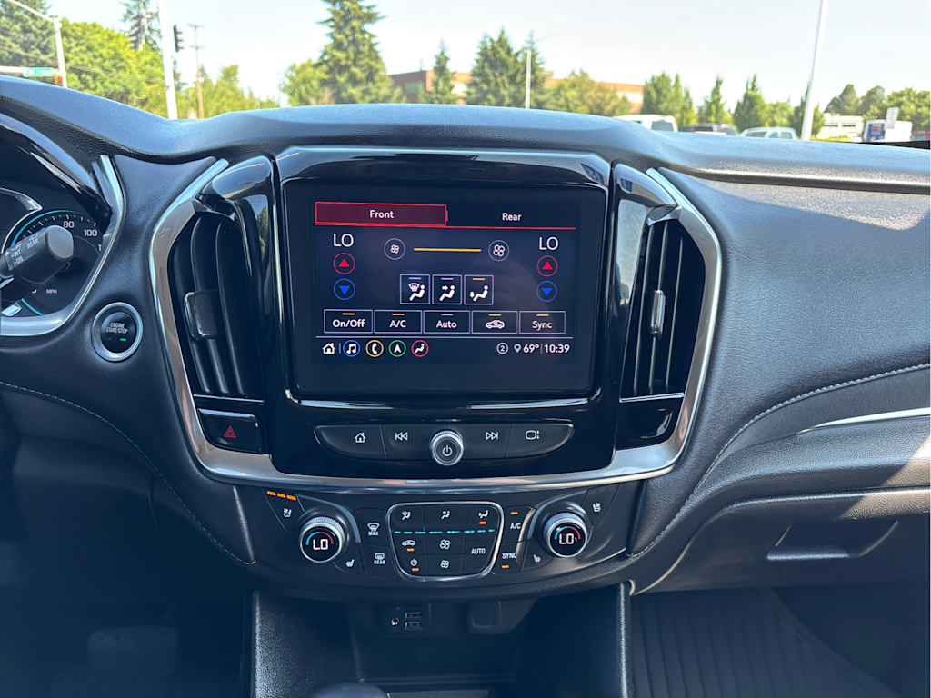 Thumbnail: 2021 Chevrolet Traverse - 15