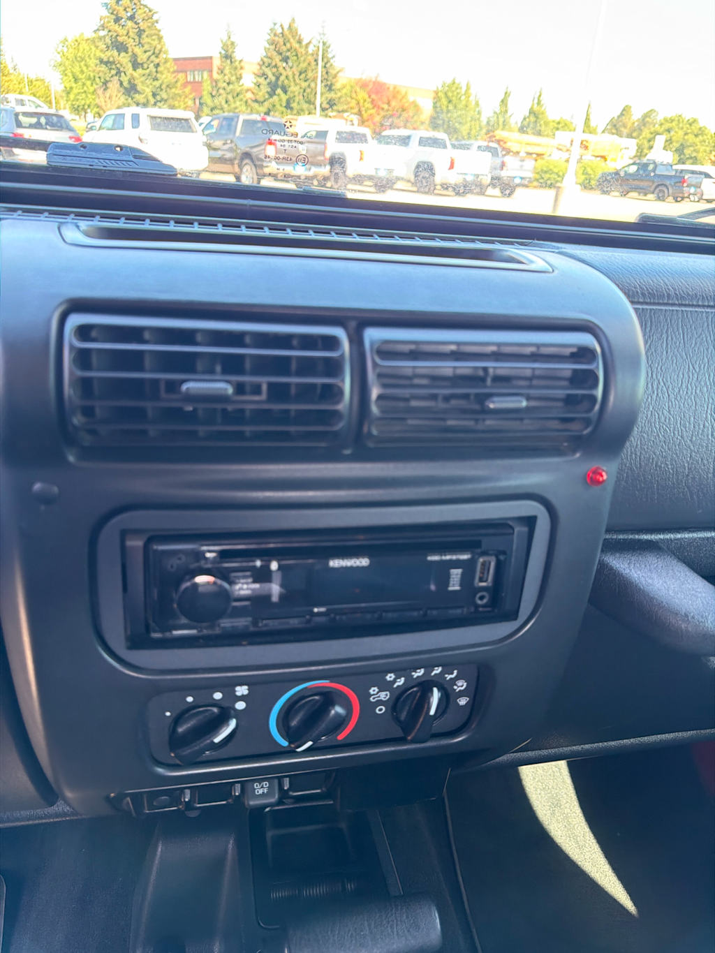 Thumbnail: 2004 Jeep Wrangler - 13