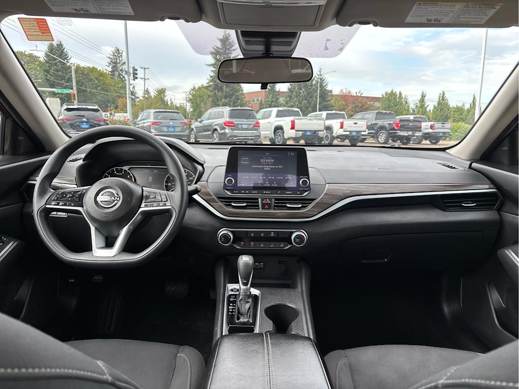 Thumbnail: 2025 Nissan Altima - 8