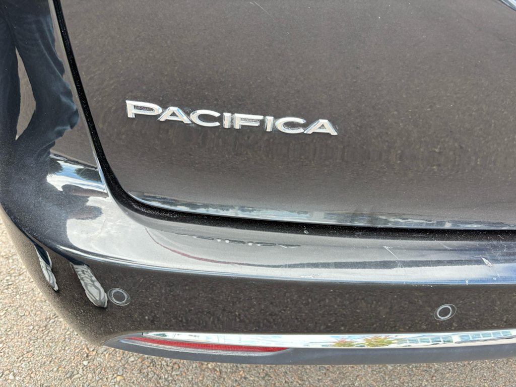 Thumbnail: 2023 Chrysler Pacifica - 7