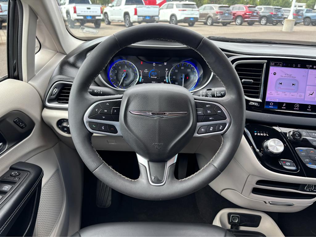Thumbnail: 2023 Chrysler Pacifica - 14
