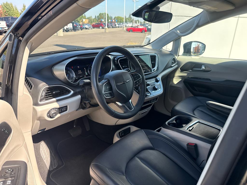 Thumbnail: 2024 Chrysler Pacifica - 2