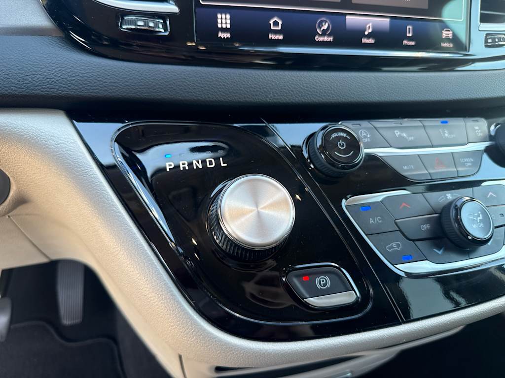 Thumbnail: 2024 Chrysler Pacifica - 14