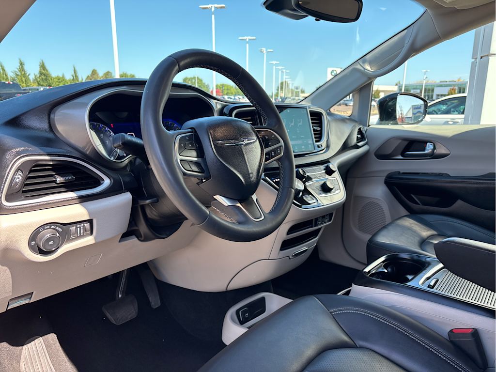 Thumbnail: 2024 Chrysler Pacifica - 2