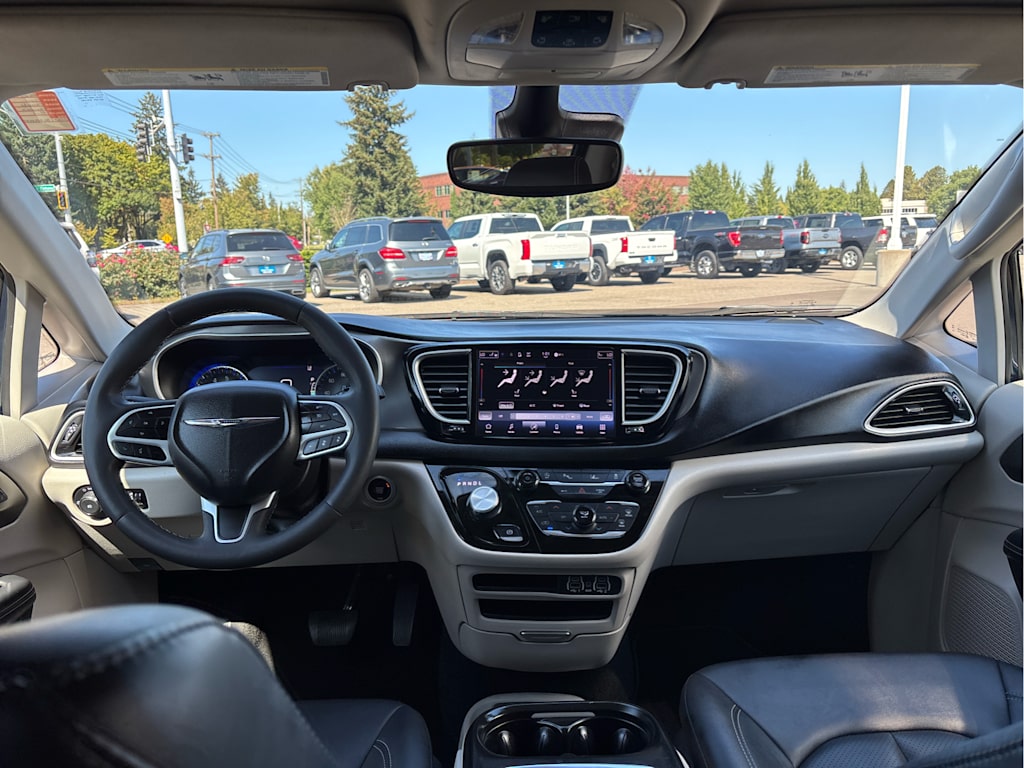 Thumbnail: 2024 Chrysler Pacifica - 9