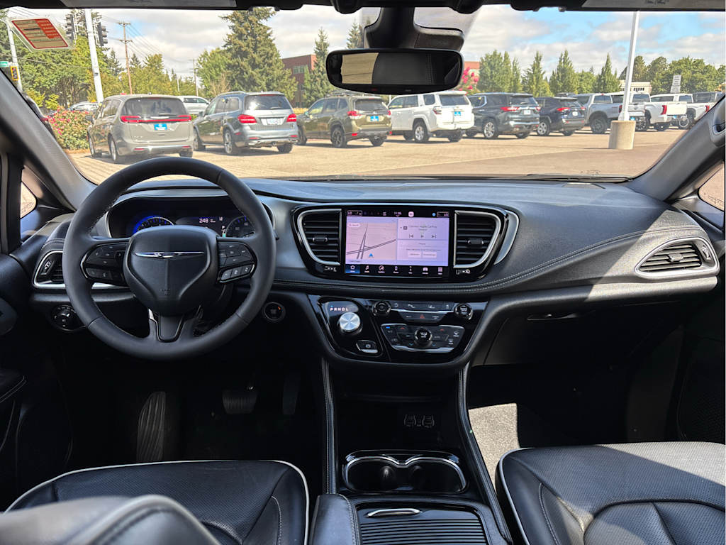 Thumbnail: 2025 Chrysler Pacifica - 9