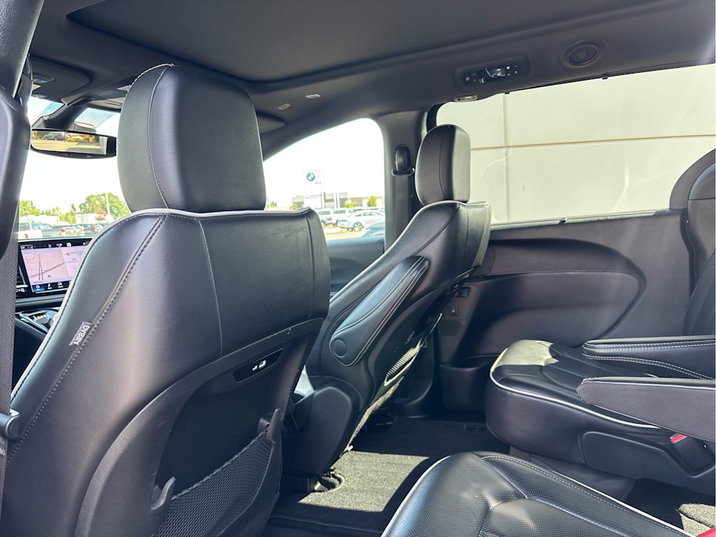 Thumbnail: 2025 Chrysler Pacifica - 12