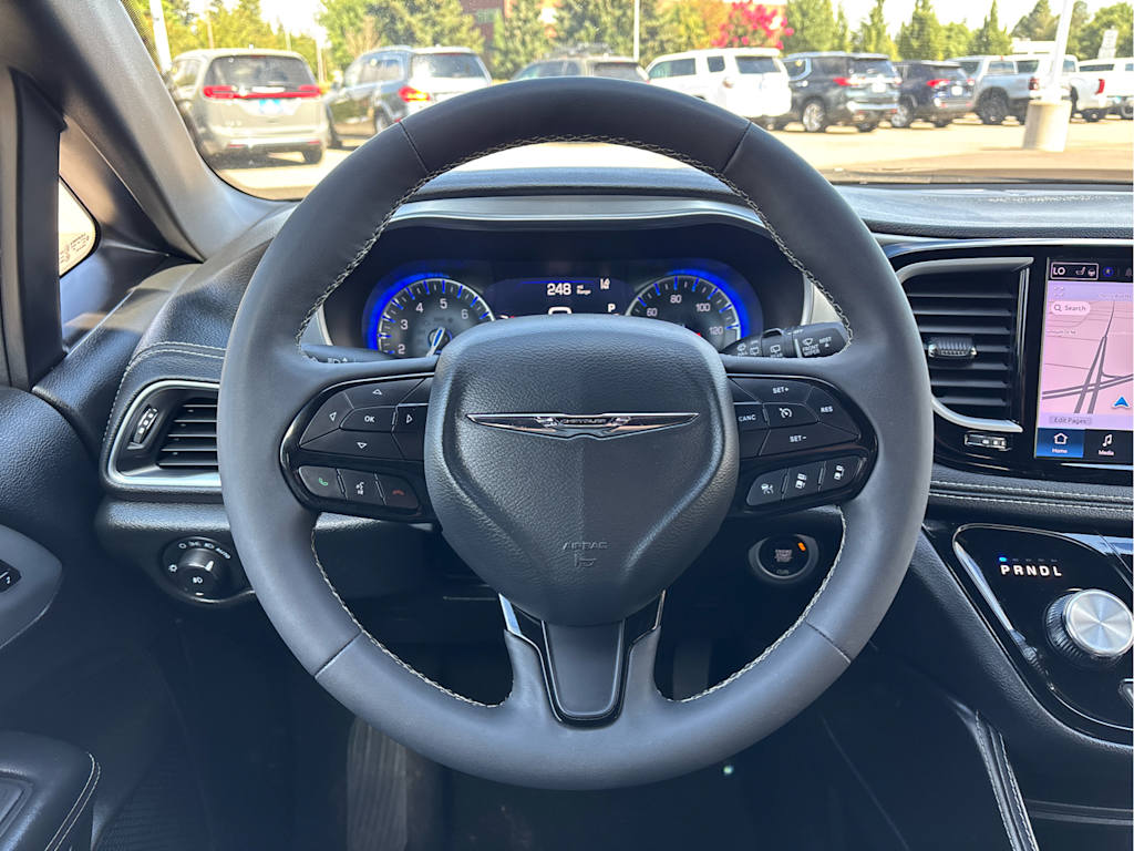 Thumbnail: 2025 Chrysler Pacifica - 13