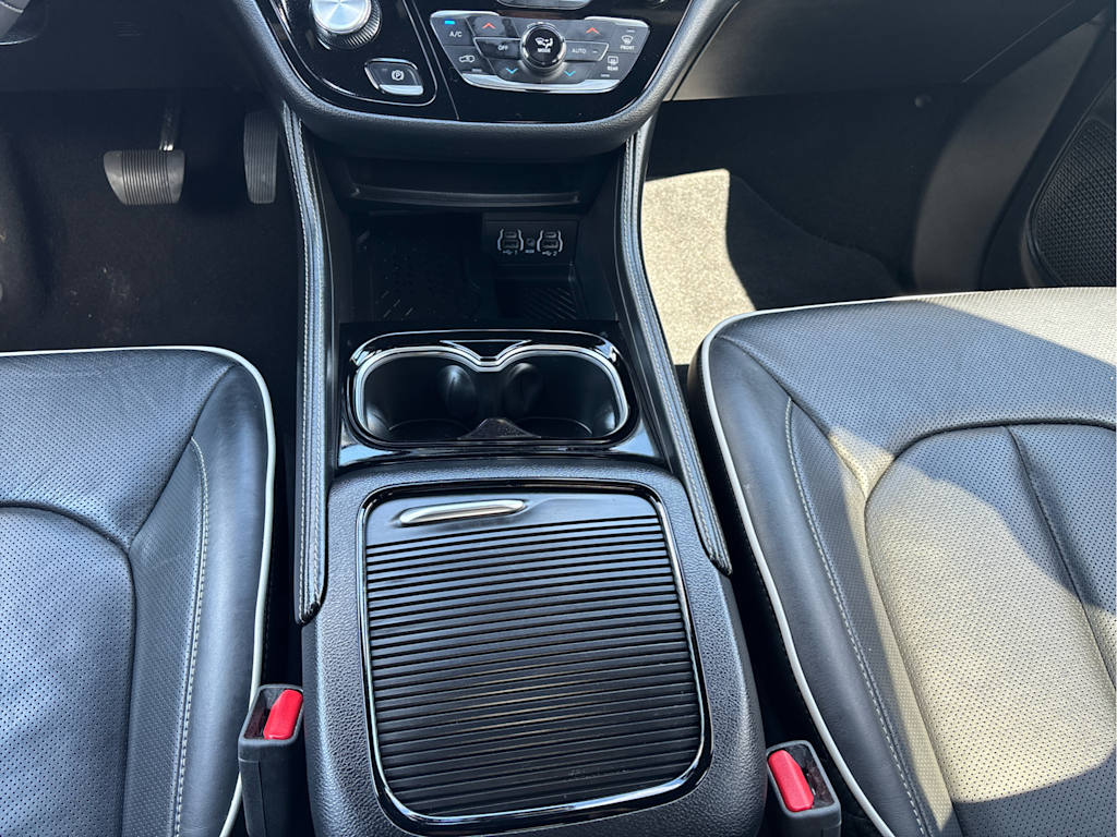 Thumbnail: 2025 Chrysler Pacifica - 15