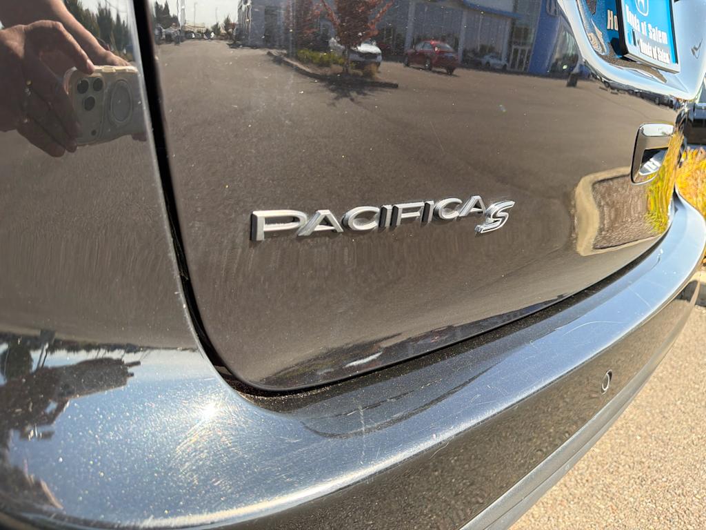 Thumbnail: 2025 Chrysler Pacifica - 7
