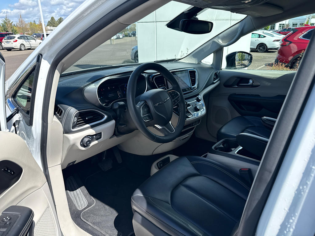 Thumbnail: 2024 Chrysler Pacifica - 2