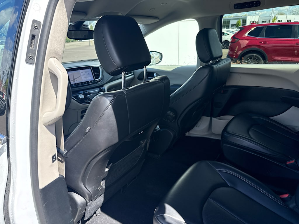 Thumbnail: 2024 Chrysler Pacifica - 12