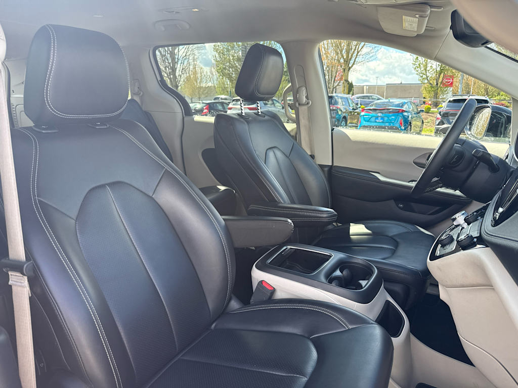 Thumbnail: 2024 Chrysler Pacifica - 10