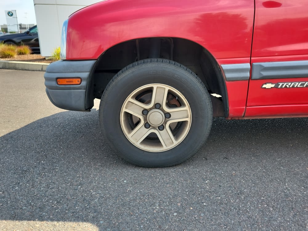 Thumbnail: 2004 Chevrolet Tracker - 8