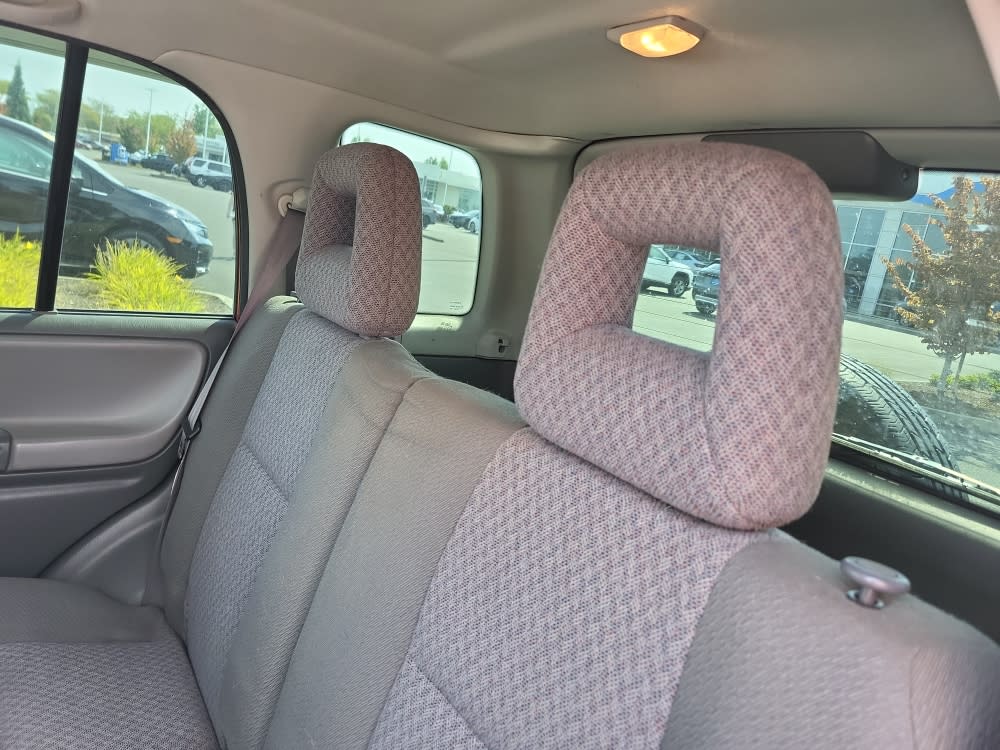 Thumbnail: 2004 Chevrolet Tracker - 11