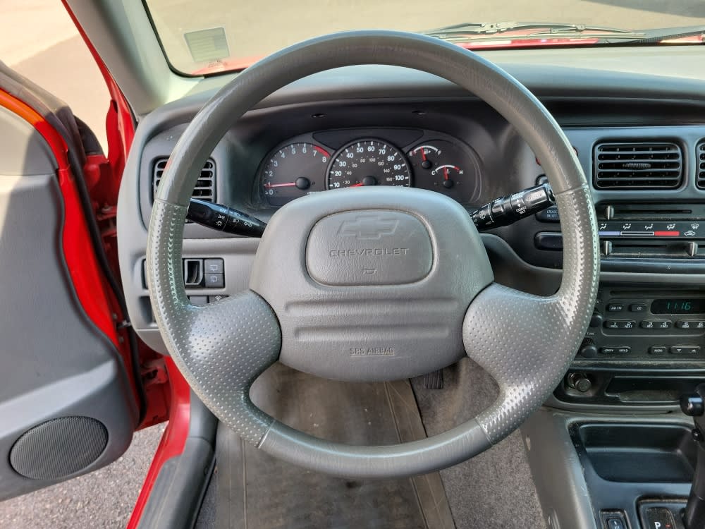 Thumbnail: 2004 Chevrolet Tracker - 14
